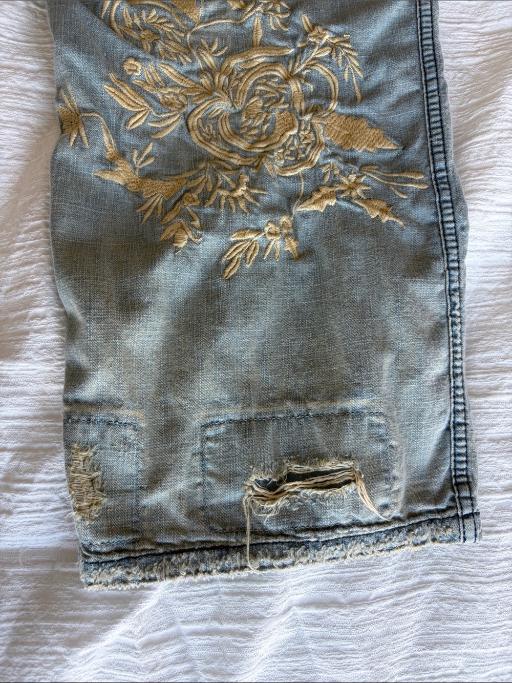 Magnolia Pearl Okeefe Embroidered Jeans - Picture 13 of 16